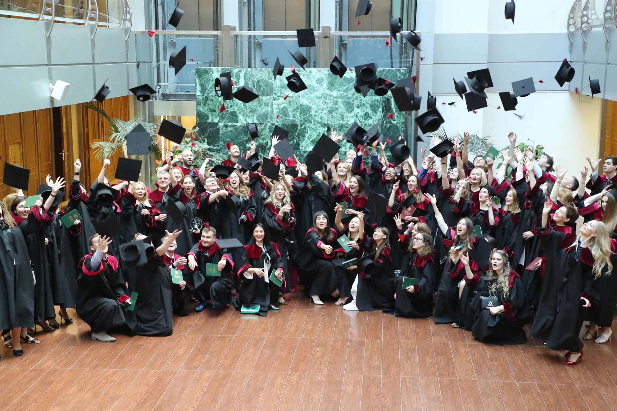 Смотрите онлайн: День открытых дверей Школы бизнеса МГИМО