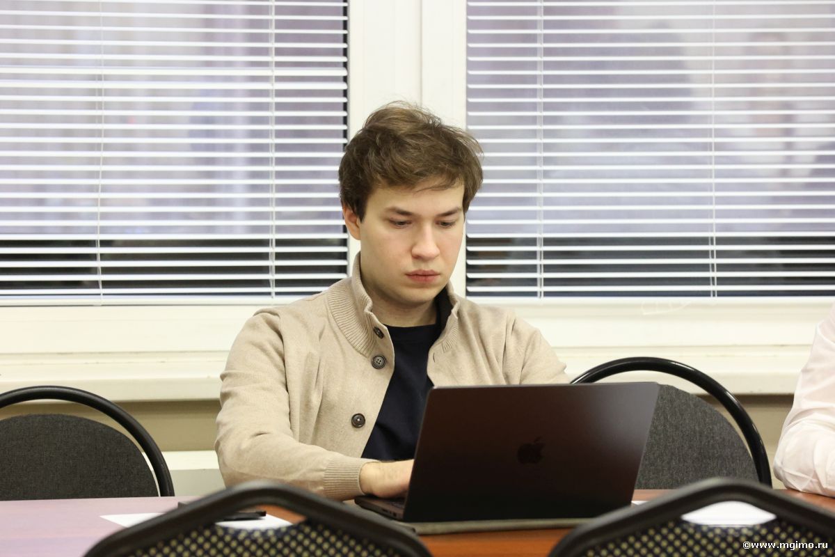 Формирующийся миропорядок: риски и возможности для России