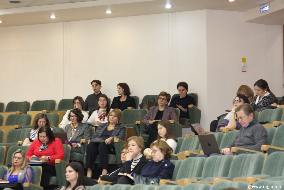 Преподаватели МГИМО прошли обучение на программе «Вуз-студент-ChatGPT: большие языковые модели в образовании»