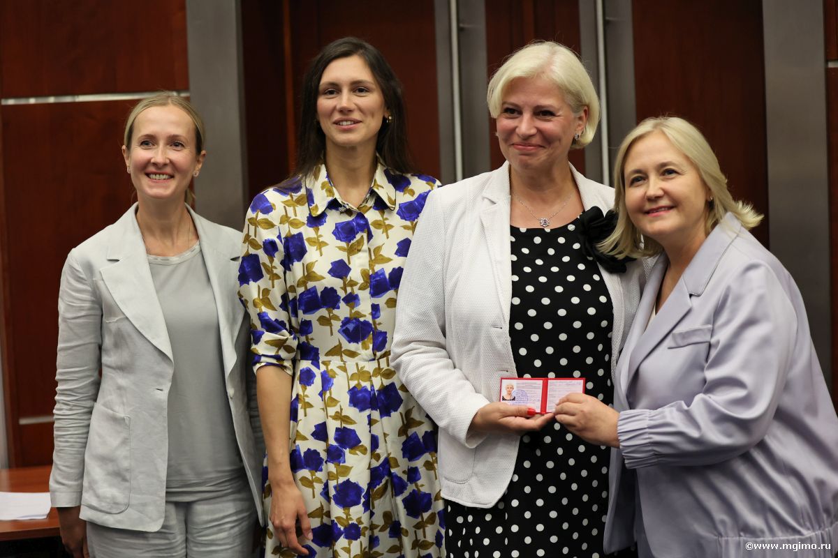 Магистранты Школы бизнеса МГИМО получили студенческие билеты