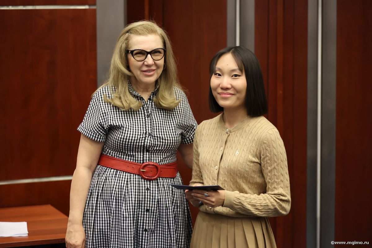 Магистранты Школы бизнеса МГИМО получили студенческие билеты