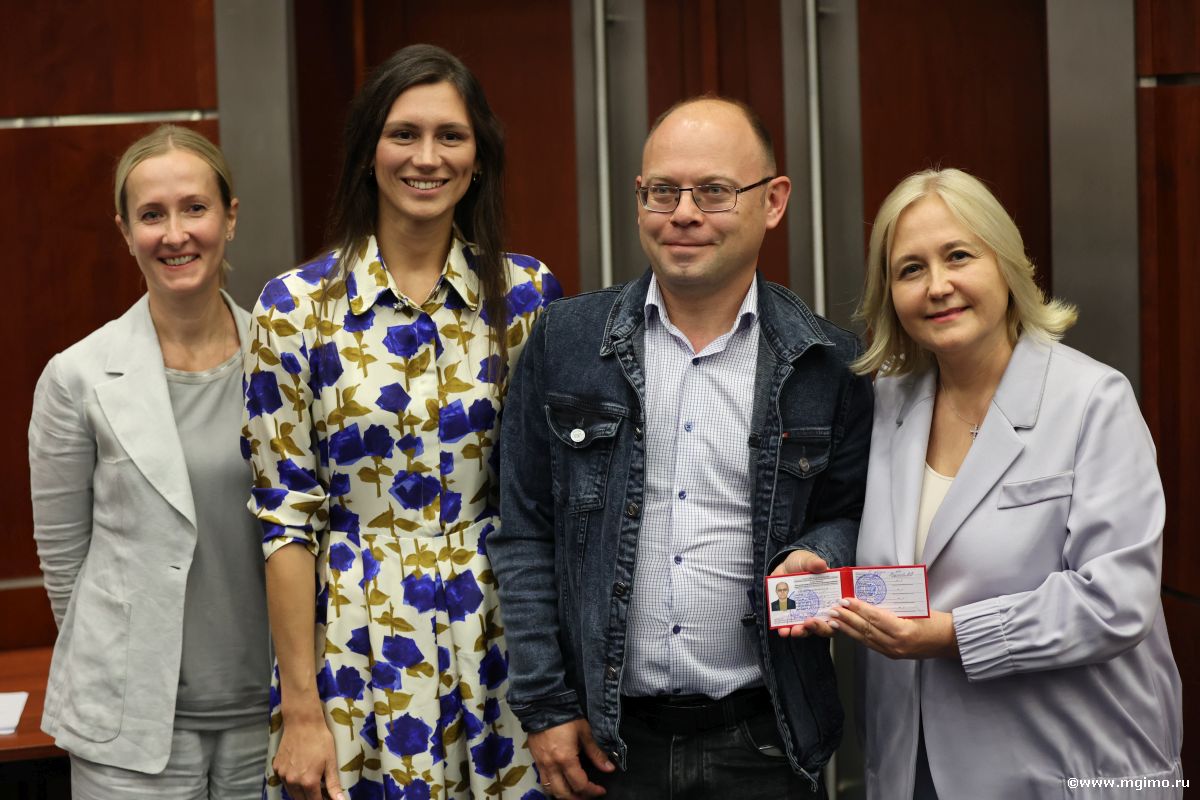 Магистранты Школы бизнеса МГИМО получили студенческие билеты