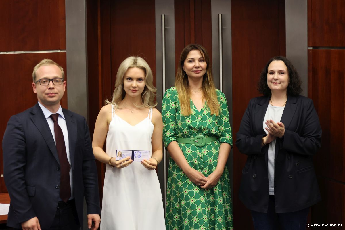 Магистранты Школы бизнеса МГИМО получили студенческие билеты