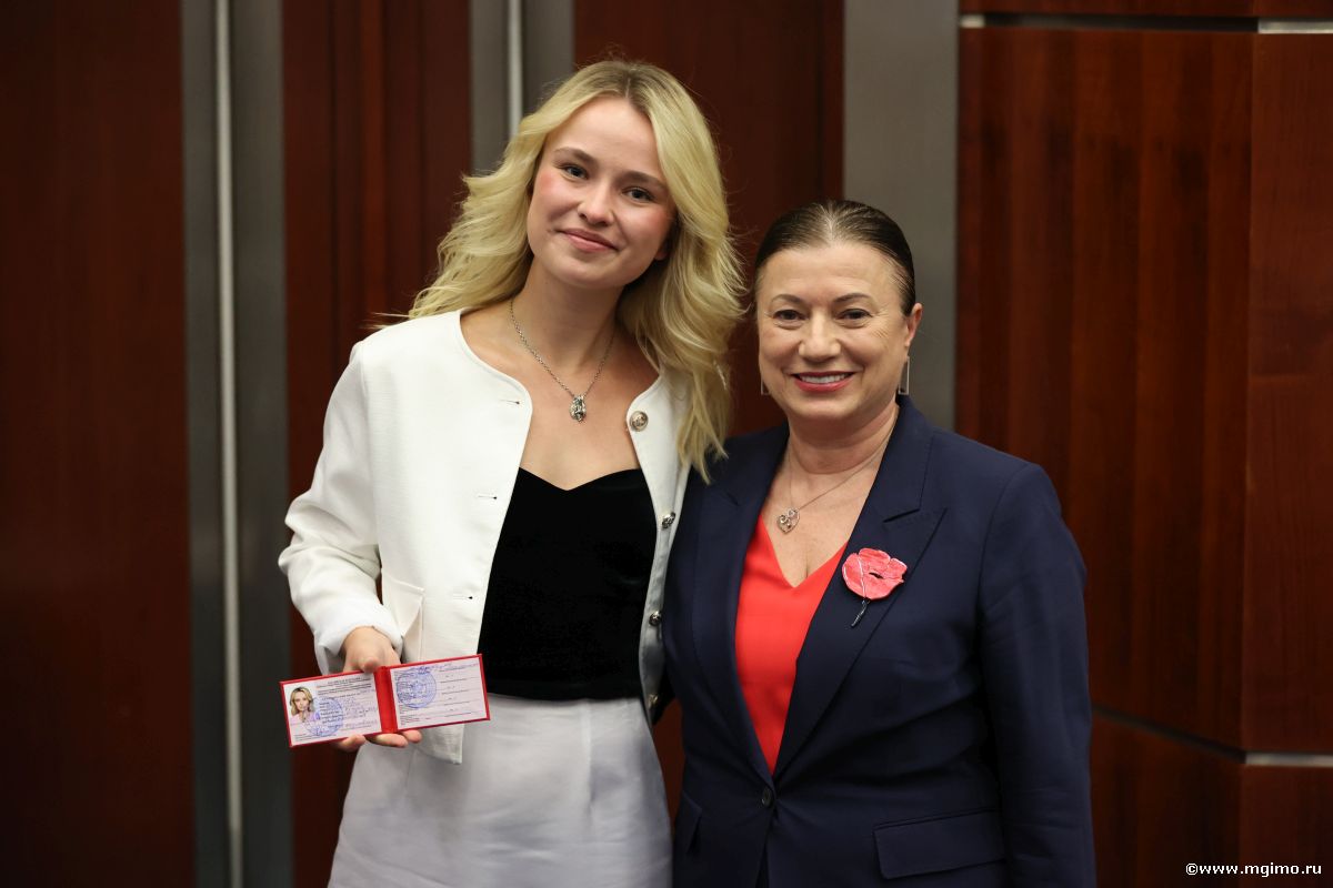 Магистранты Школы бизнеса МГИМО получили студенческие билеты