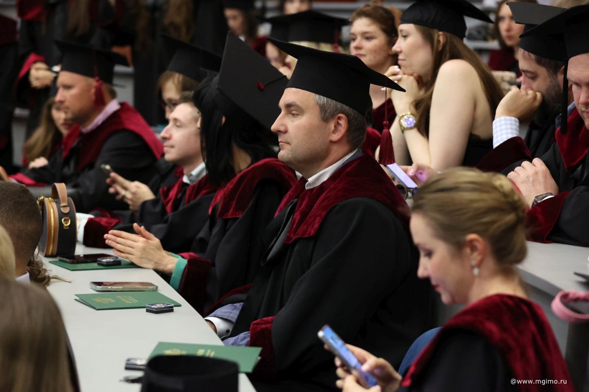 Выпускники Школы бизнеса получили дипломы