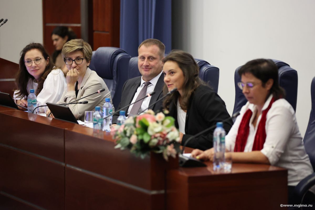 Магистранты Школы бизнеса МГИМО получили студенческие билеты