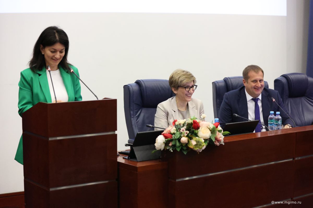 Выпускники Школы бизнеса получили дипломы