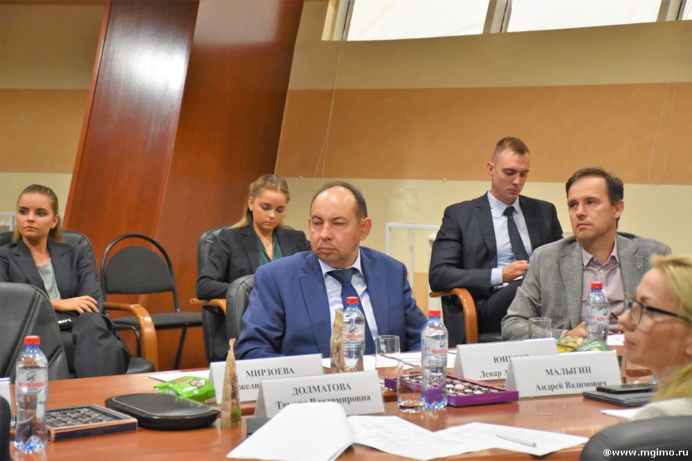 Руководители спортивных федераций защитили дипломные проекты