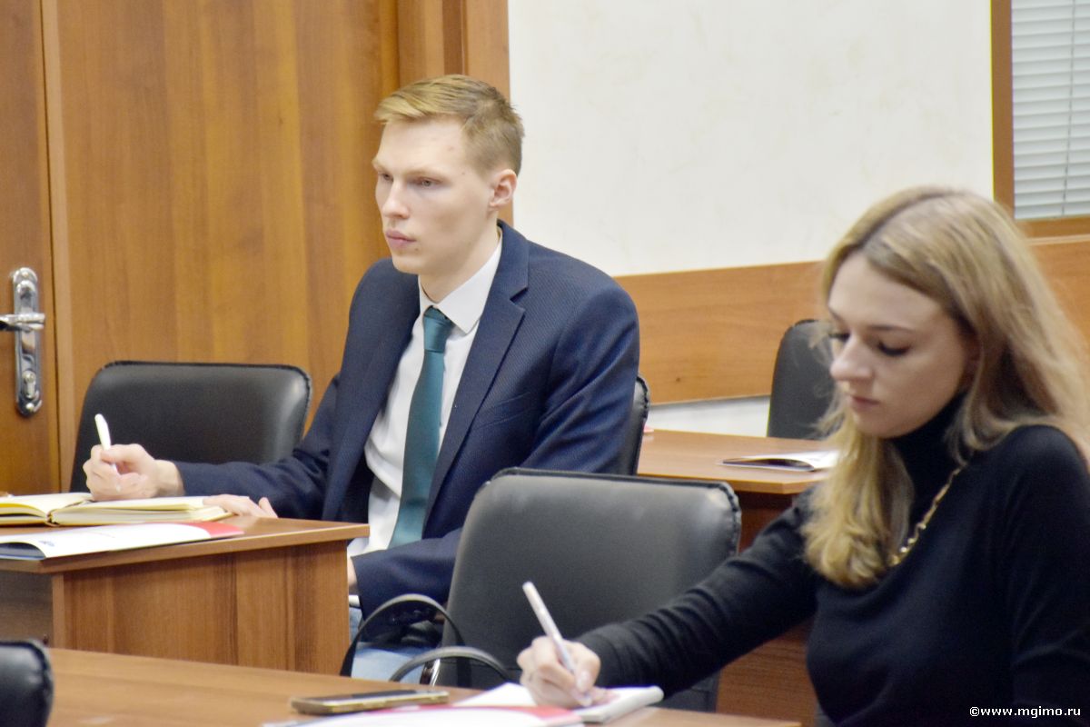 В МГИМО началось обучение для сотрудников протокольных служб