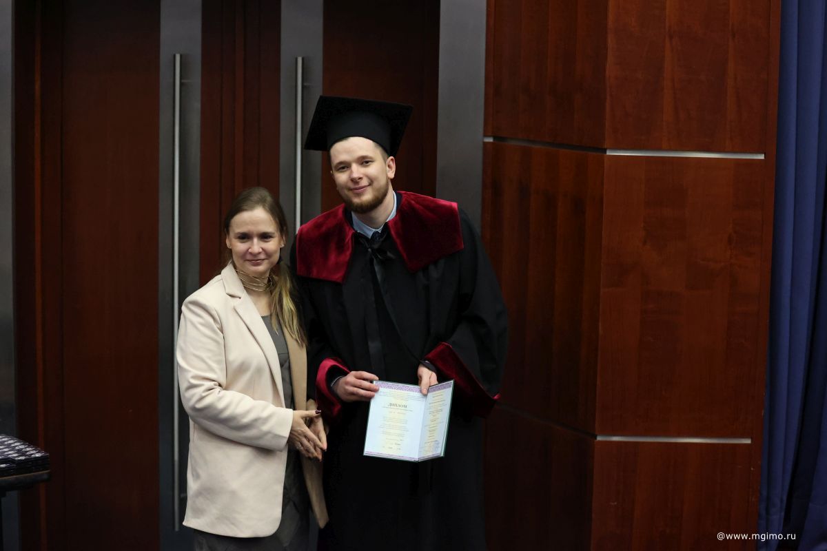 Выпускники Школы бизнеса получили дипломы