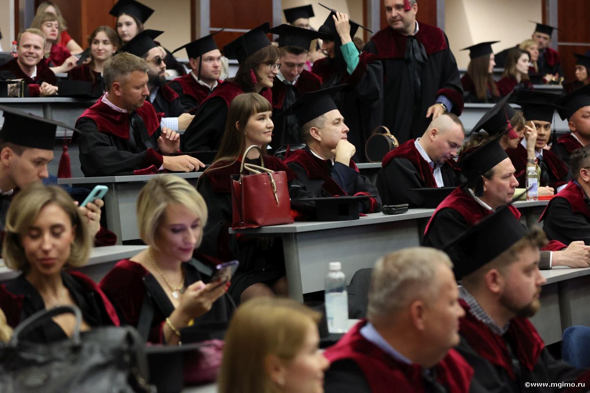 Дипломы и дипломаты: слушатели программы «Международные отношения» завершили обучение