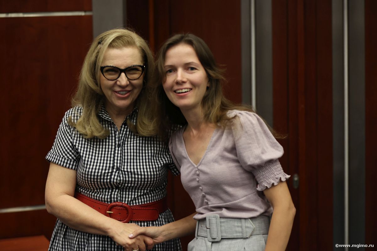 Магистранты Школы бизнеса МГИМО получили студенческие билеты