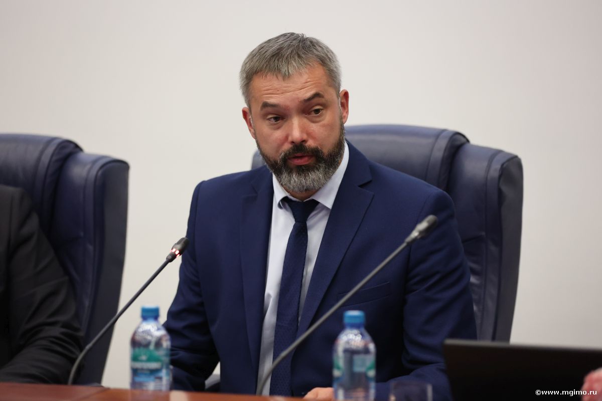 Магистранты Школы бизнеса МГИМО получили студенческие билеты