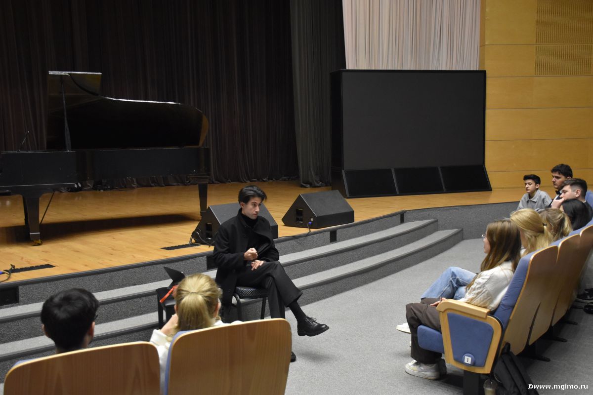 Риад Маммадов в МГИМО: музыка, объединяющая сердца