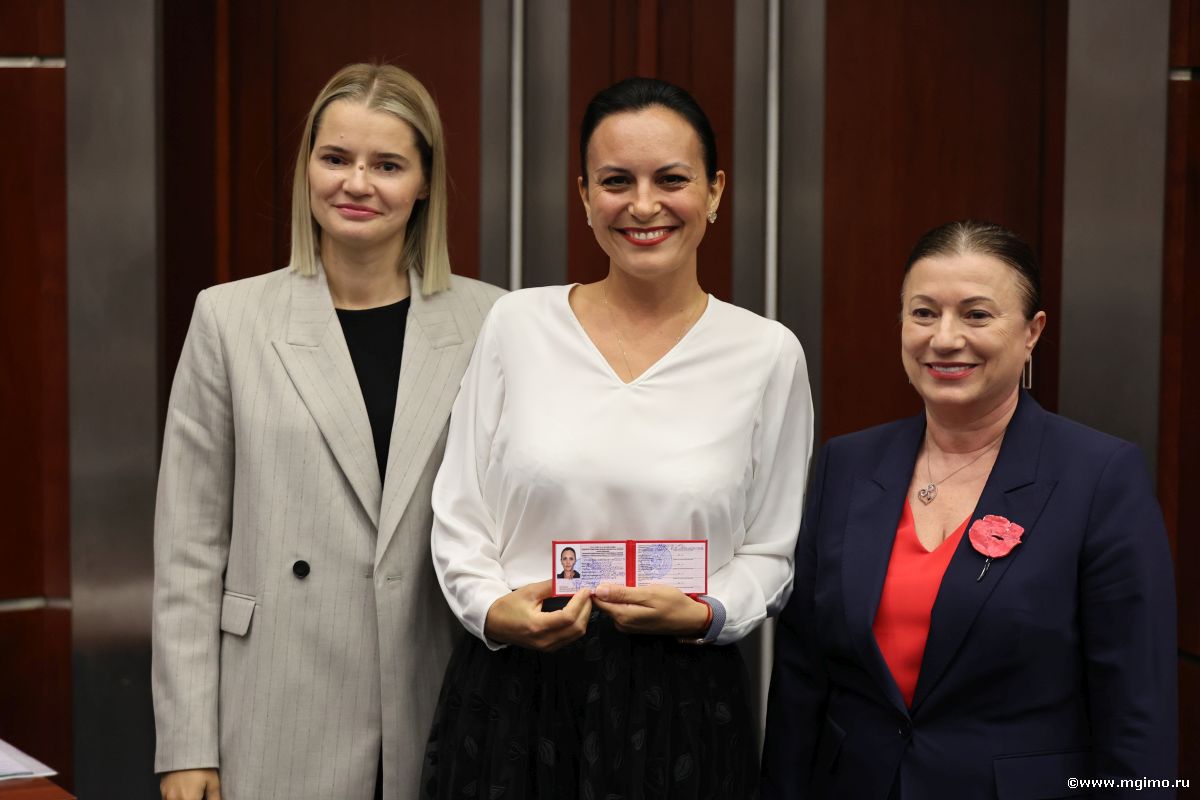 Магистранты Школы бизнеса МГИМО получили студенческие билеты