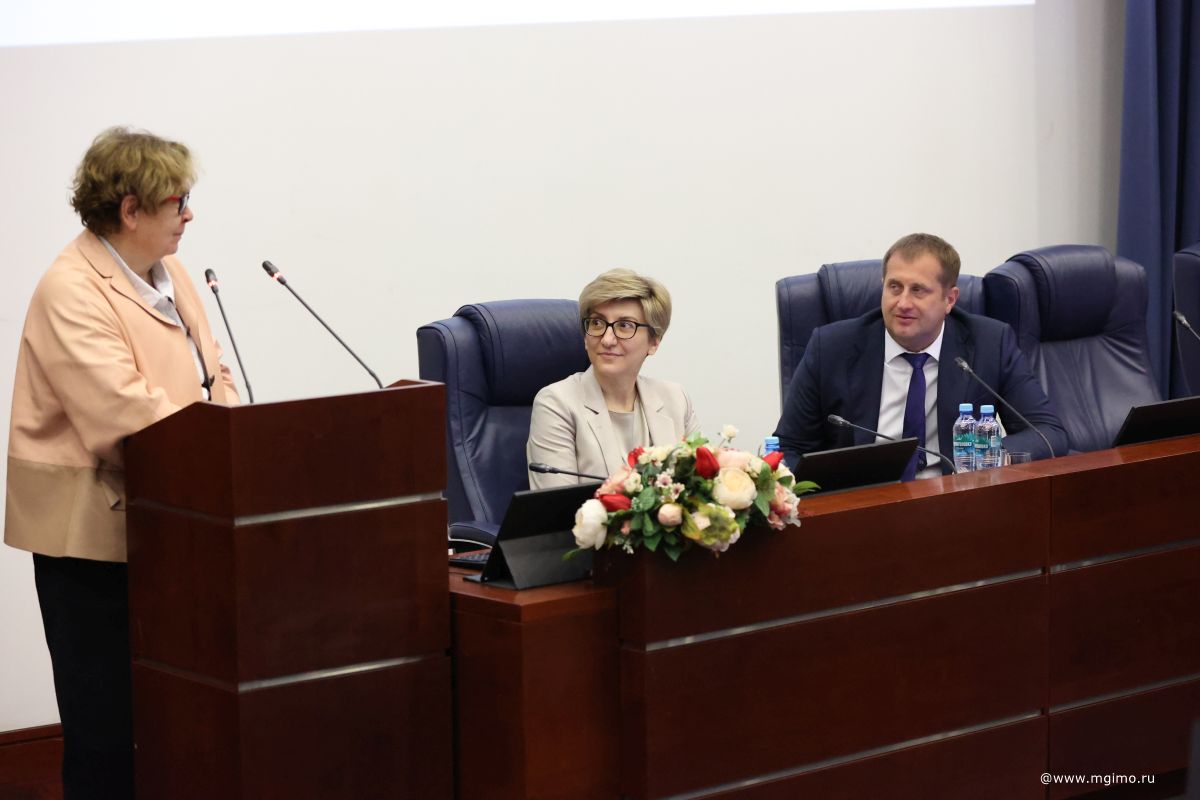 Выпускники Школы бизнеса получили дипломы