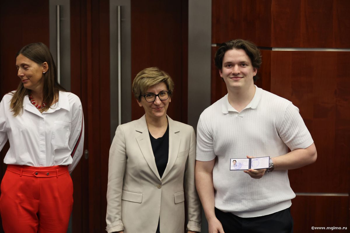 Магистранты Школы бизнеса МГИМО получили студенческие билеты