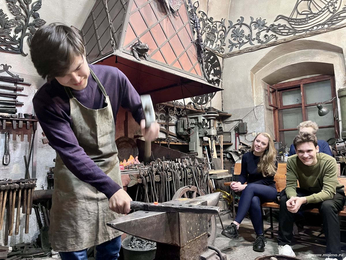 По маршруту Золотого кольца: мгимовцы на выездном модуле во Владимире