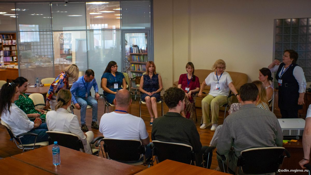Завершилась программа повышения квалификации «Переговоры для первых»