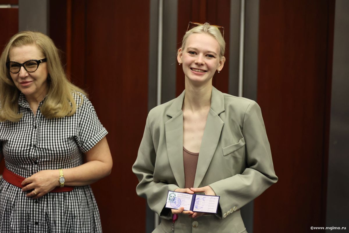 Магистранты Школы бизнеса МГИМО получили студенческие билеты