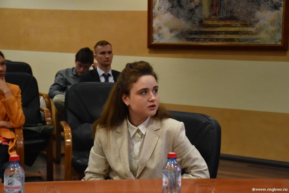 Руководители спортивных федераций защитили дипломные проекты