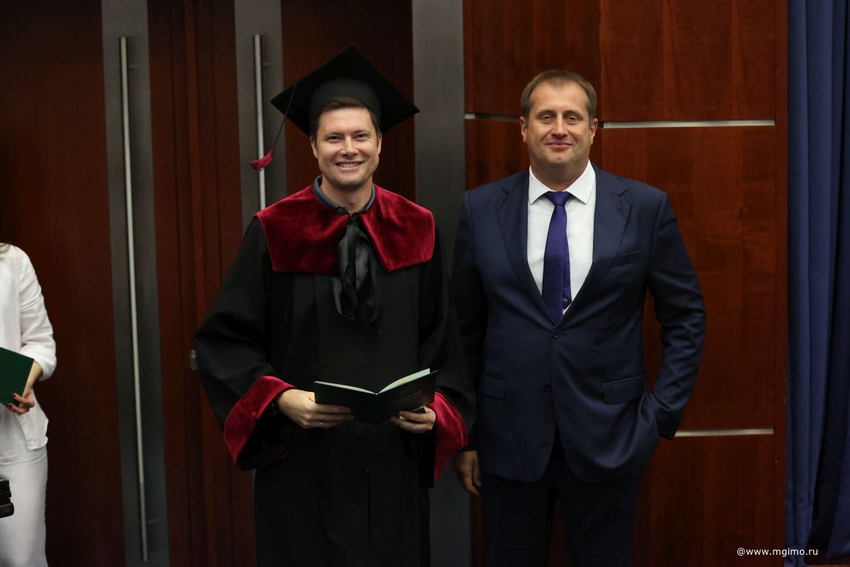 Выпускники Школы бизнеса получили дипломы