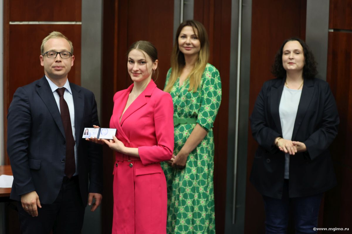 Магистранты Школы бизнеса МГИМО получили студенческие билеты