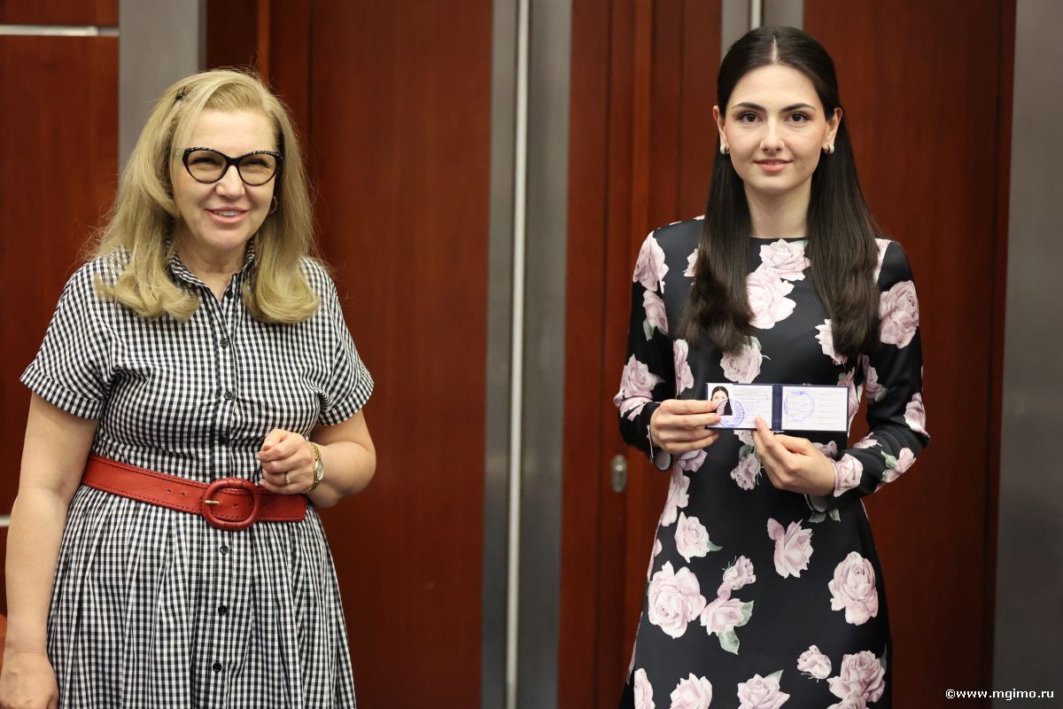 Магистранты Школы бизнеса МГИМО получили студенческие билеты