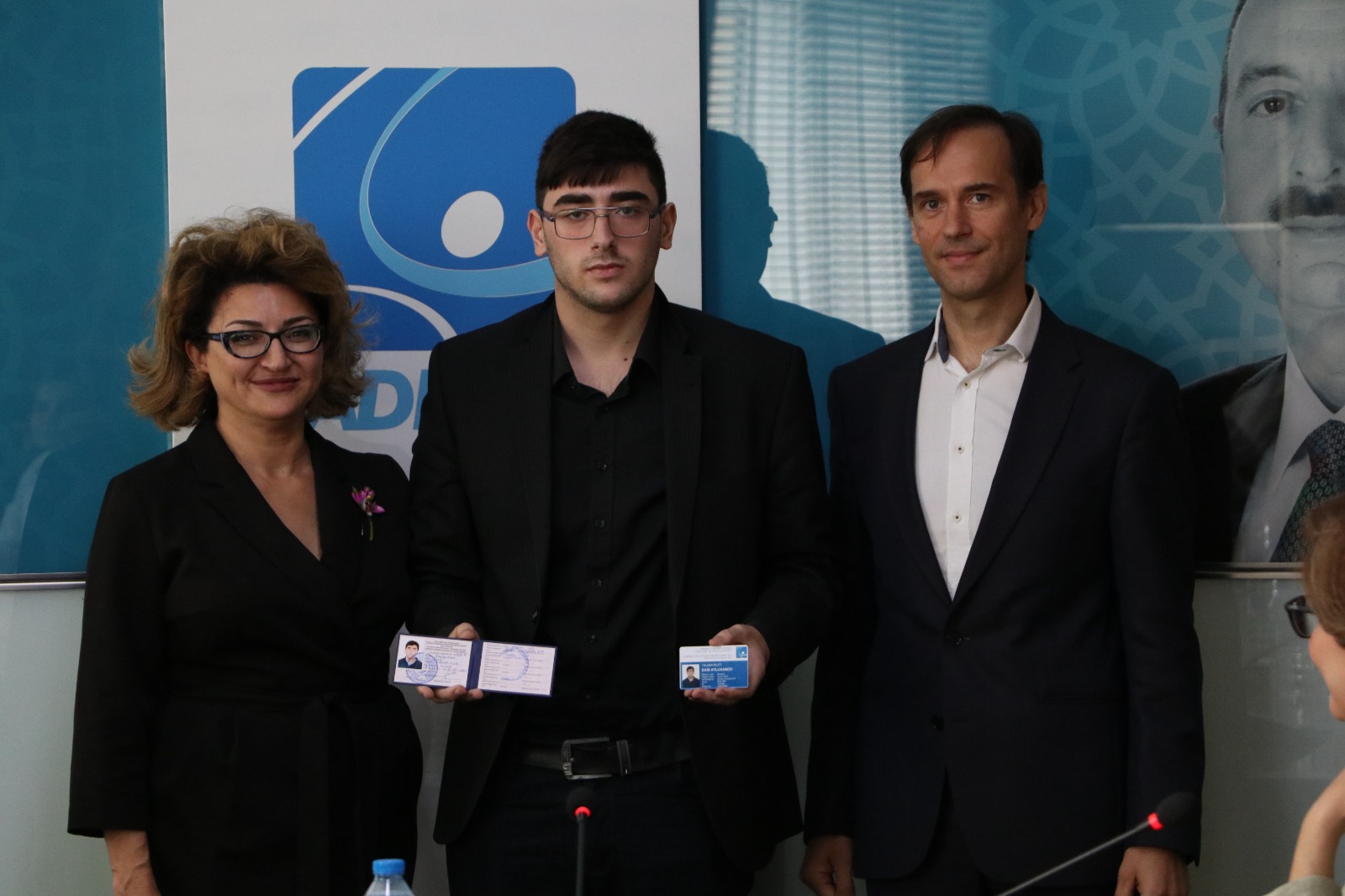 Студенты второго потока магистратуры МГИМО — АГАФКиС получили студенческие билеты