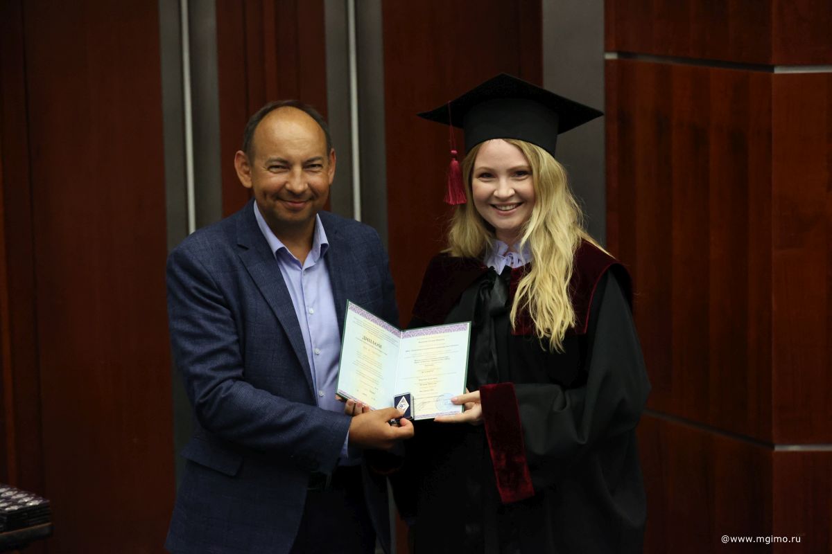Выпускники Школы бизнеса получили дипломы