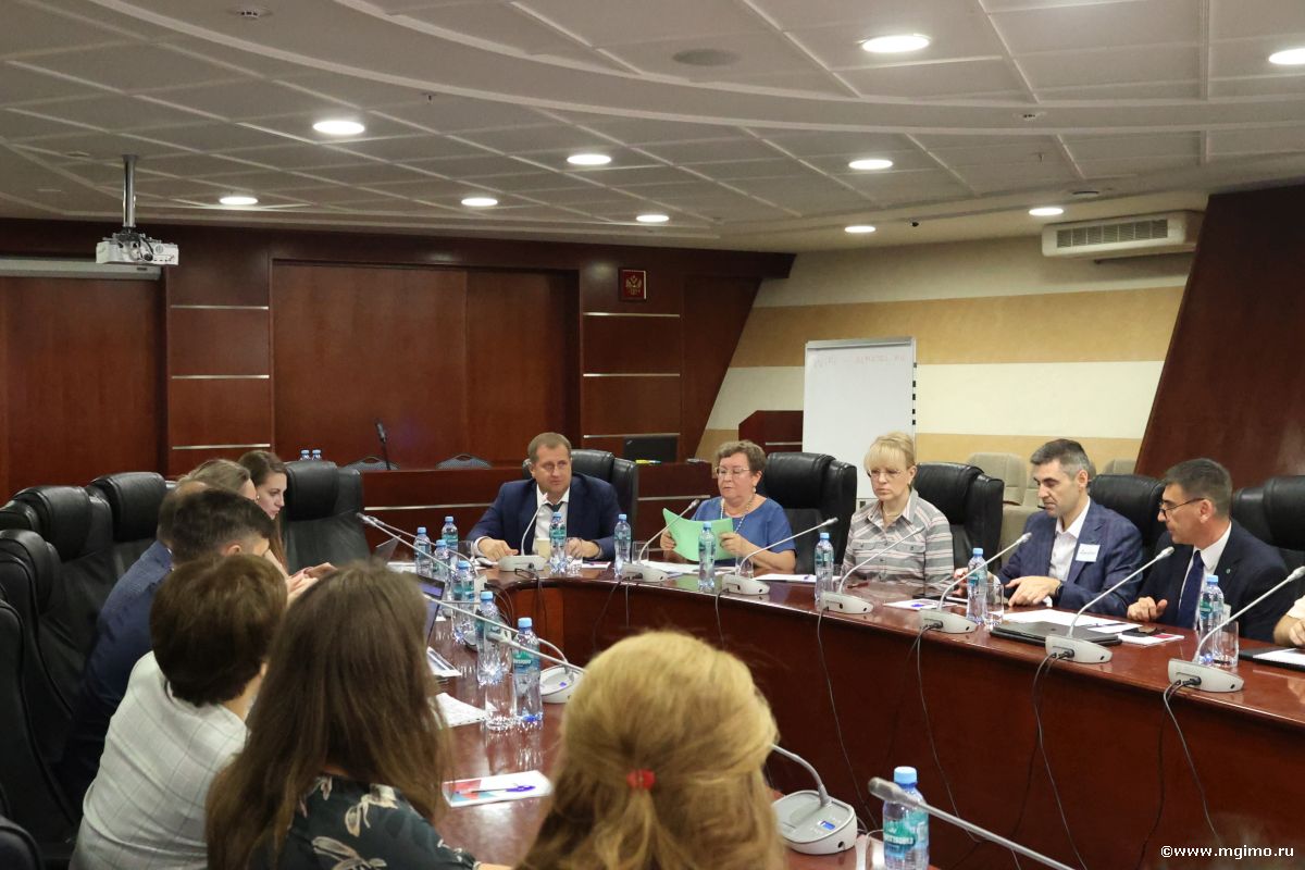 В МГИМО прошла проектно-аналитическая сессия по сетевым программам