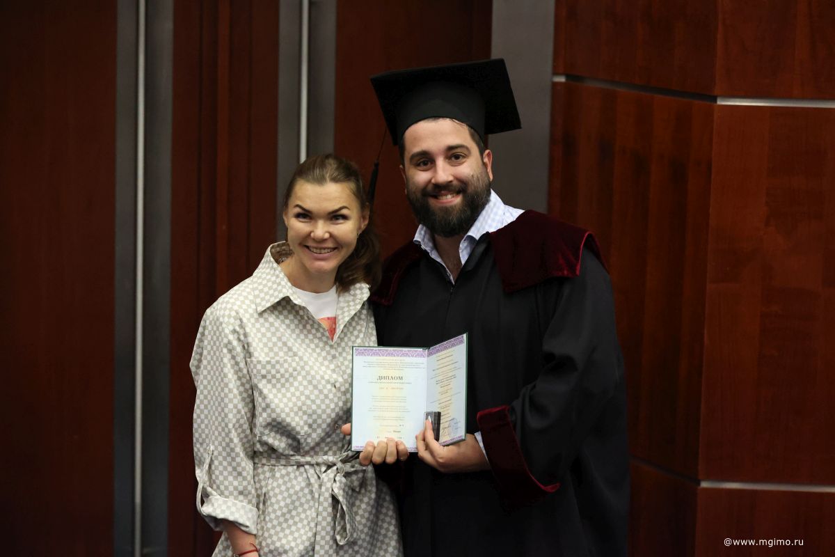 Выпускники Школы бизнеса получили дипломы