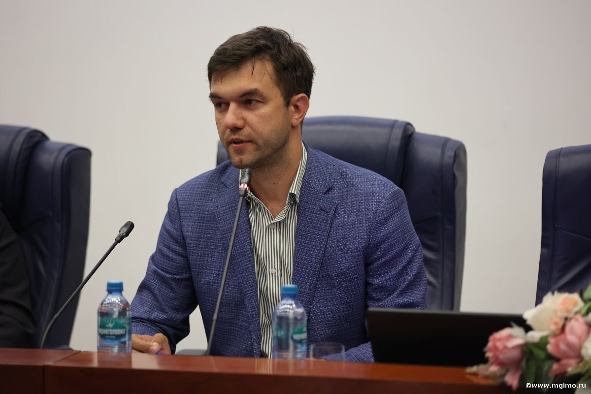 Магистранты Школы бизнеса МГИМО получили студенческие билеты