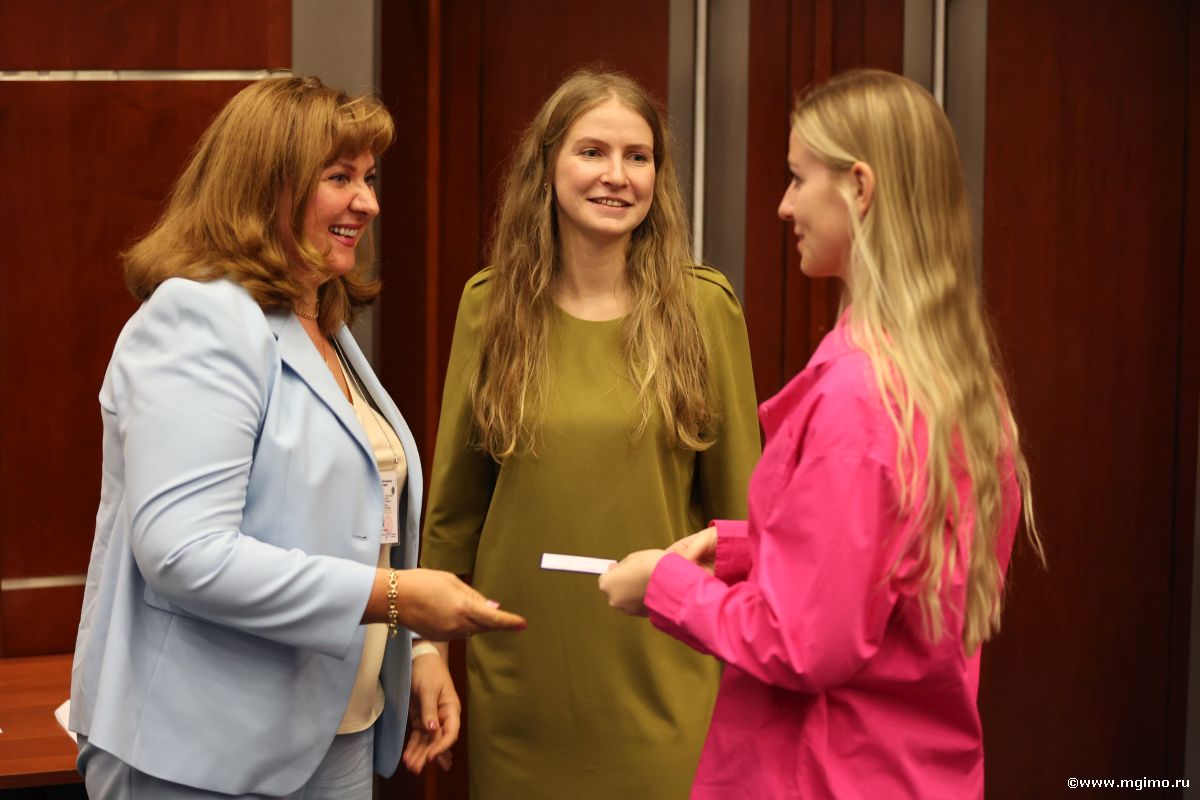 Магистранты Школы бизнеса МГИМО получили студенческие билеты