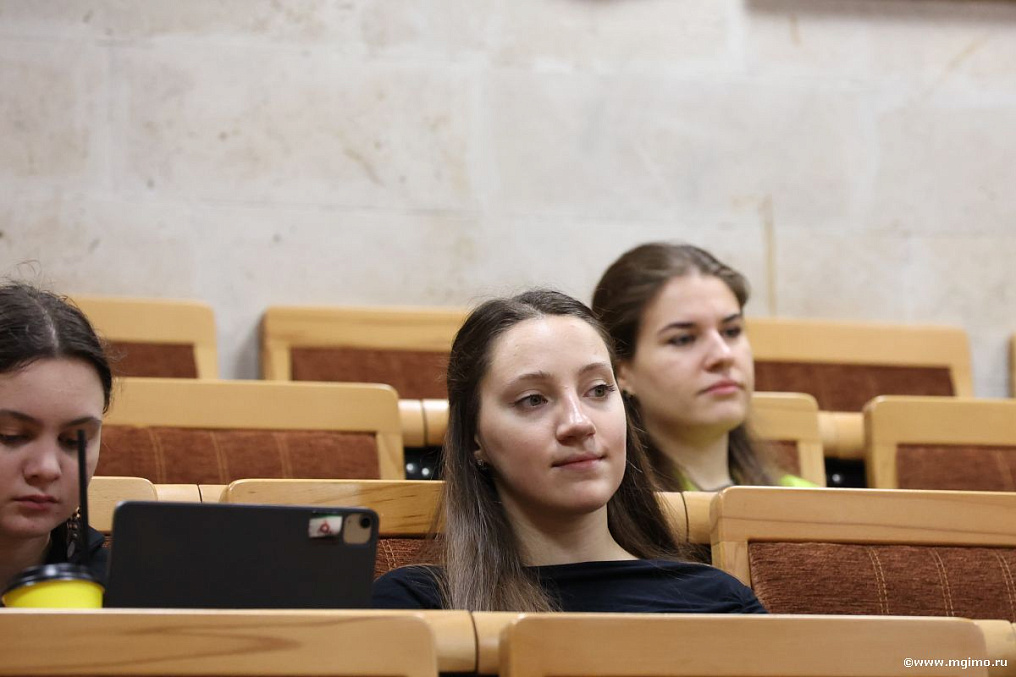 Как привлечь иностранных туристов в Россию: Инна Пехова о туризме «по четвергам»