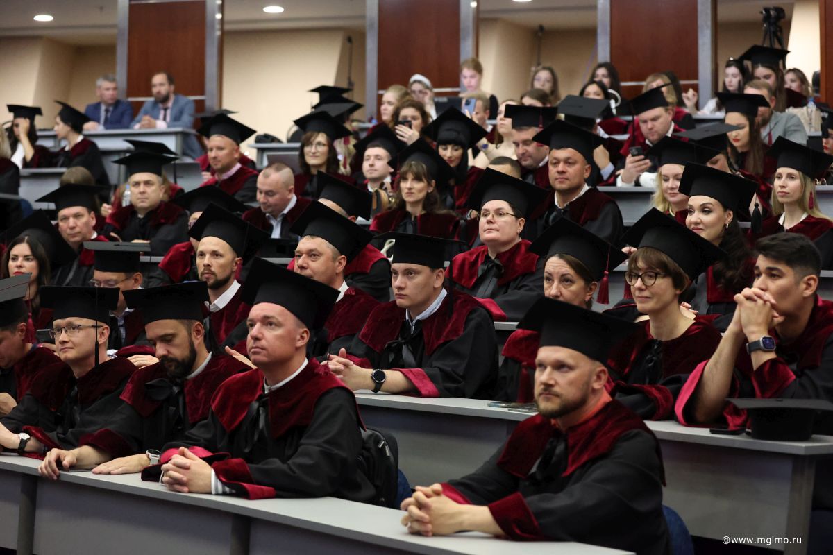 Выпускники Школы бизнеса получили дипломы