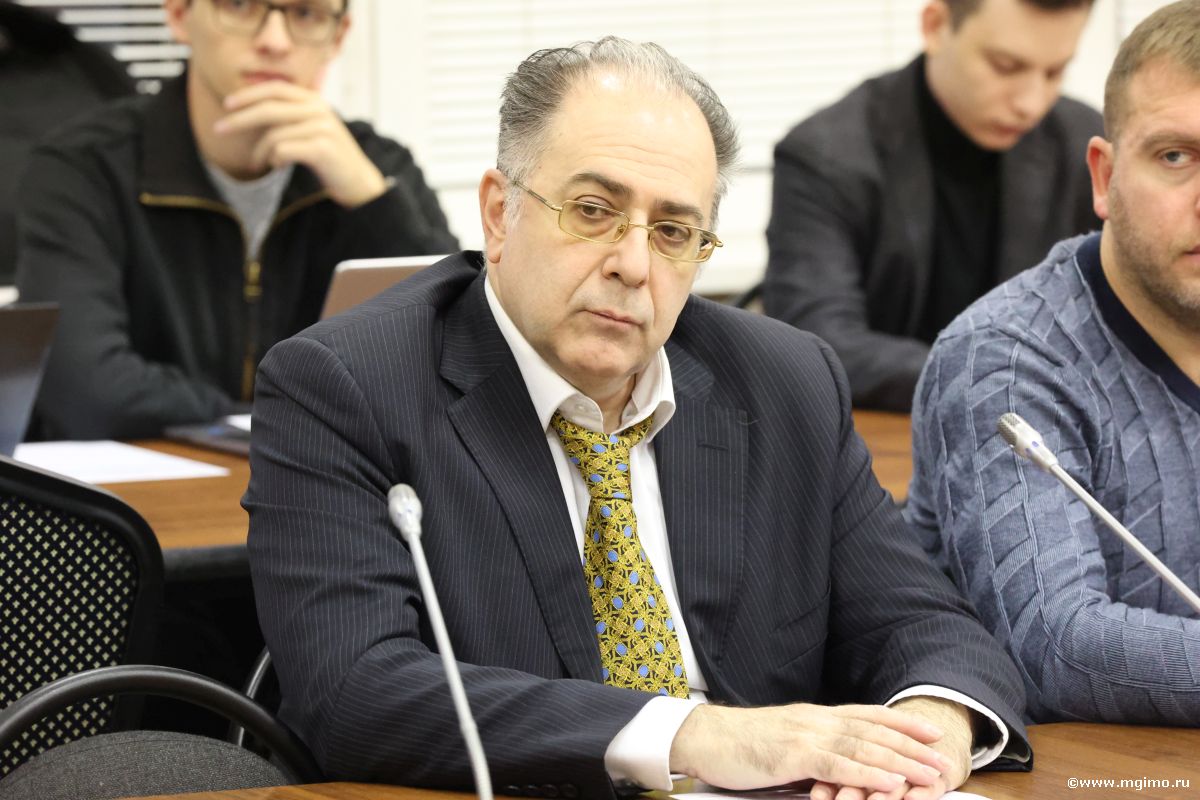 Формирующийся миропорядок: риски и возможности для России