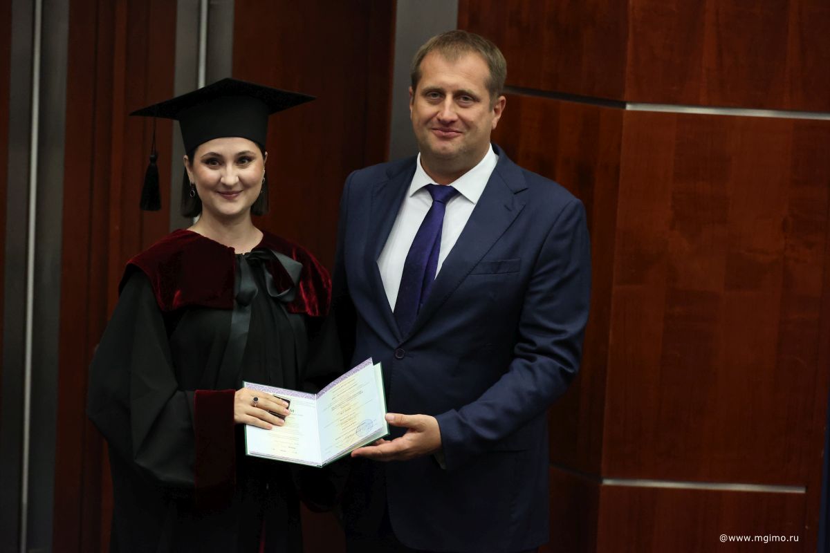 Выпускники Школы бизнеса получили дипломы