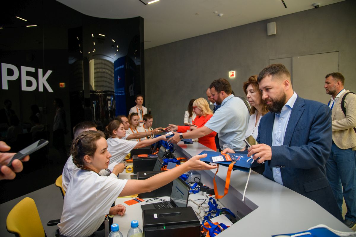 Преподаватель Базовой кафедры Министерства ЖКХ Московской области МГИМО принял участие в Саммите деловых кругов «Сильная Россия»