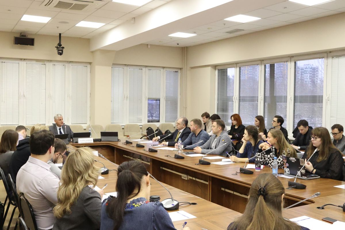 Формирующийся миропорядок: риски и возможности для России