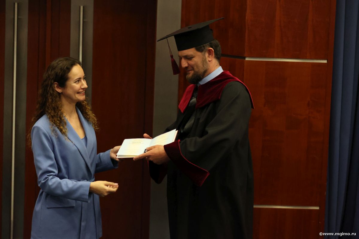 Дипломы и дипломаты: слушатели программы «Международные отношения» завершили обучение