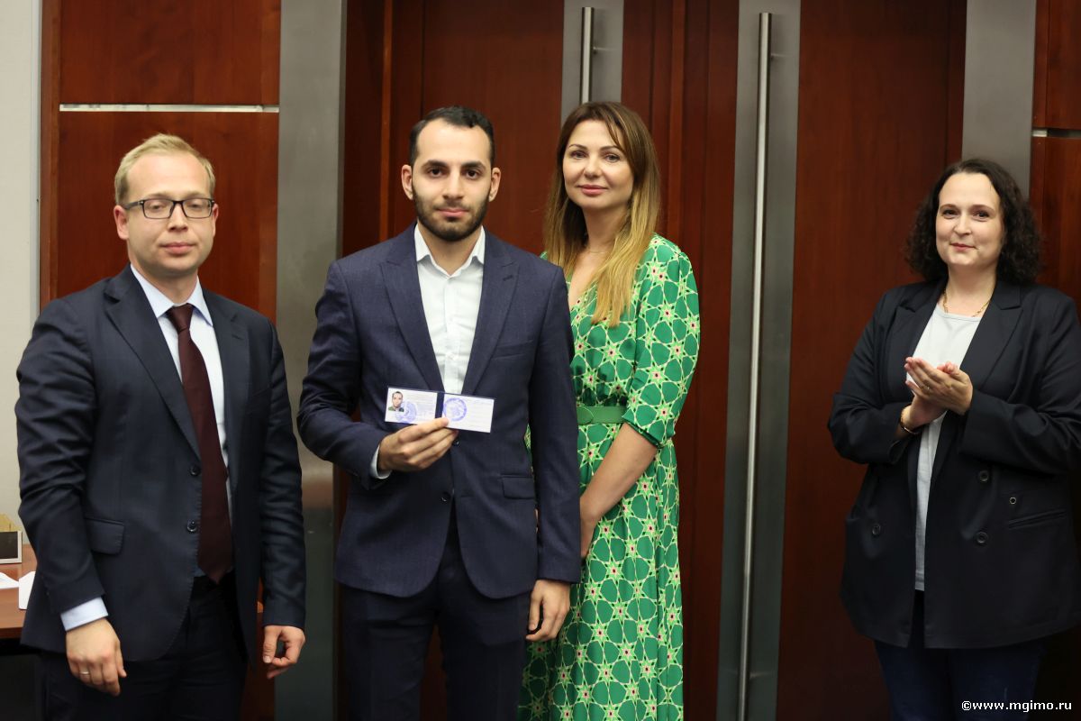 Магистранты Школы бизнеса МГИМО получили студенческие билеты