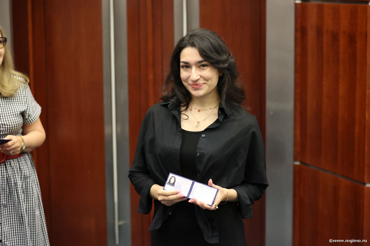 Магистранты Школы бизнеса МГИМО получили студенческие билеты