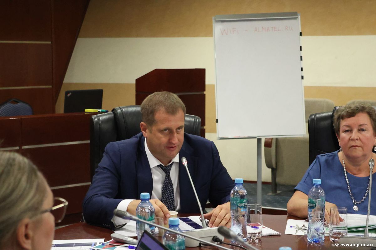 В МГИМО прошла проектно-аналитическая сессия по сетевым программам