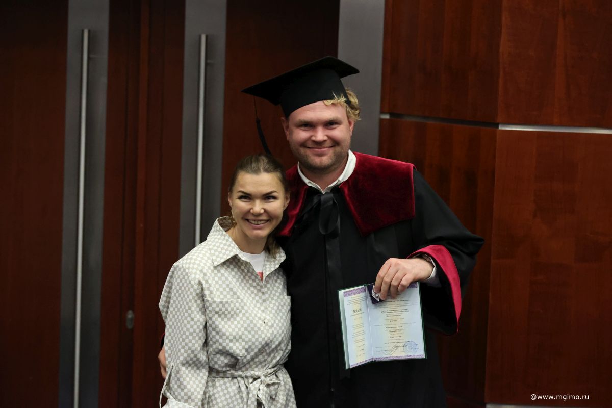 Выпускники Школы бизнеса получили дипломы