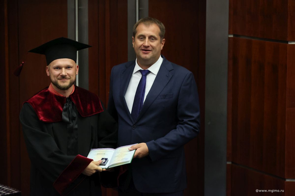 Выпускники Школы бизнеса получили дипломы