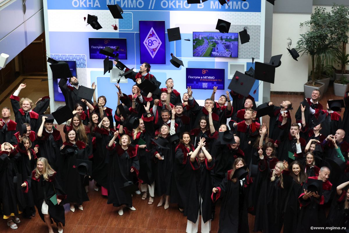 Дипломы и дипломаты: слушатели программы «Международные отношения» завершили обучение