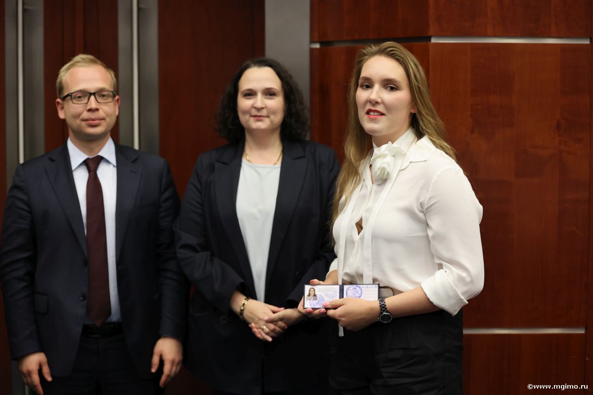 Магистранты Школы бизнеса МГИМО получили студенческие билеты