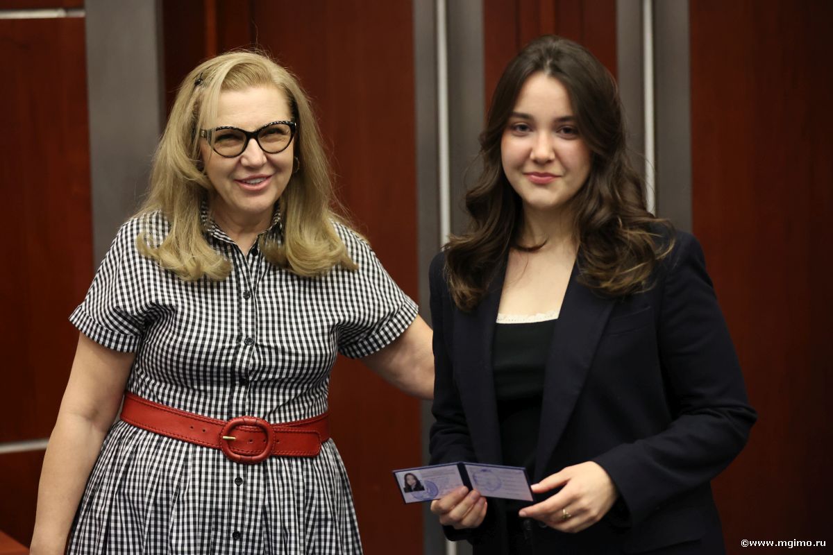 Магистранты Школы бизнеса МГИМО получили студенческие билеты