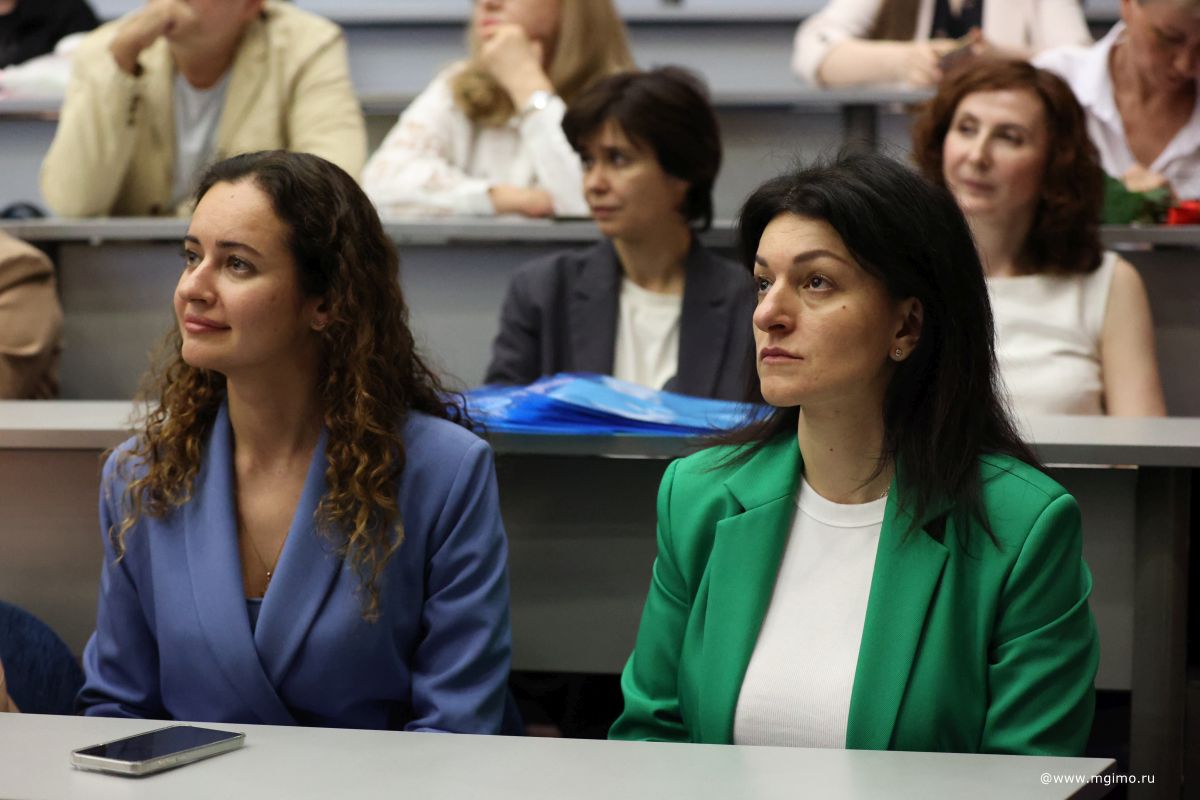 Выпускники Школы бизнеса получили дипломы